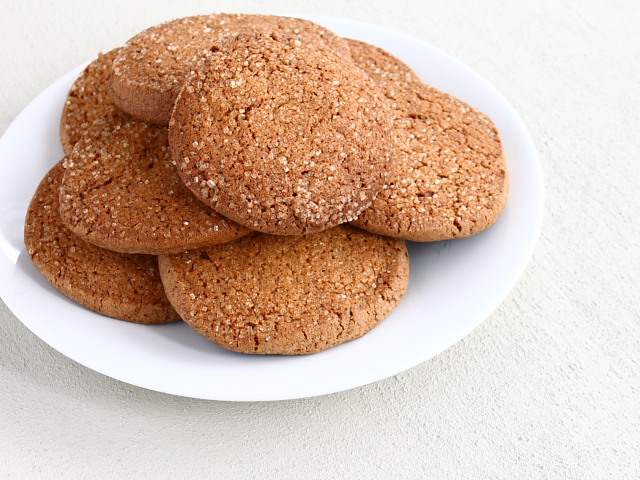Gingersnap biscuits or cookies
